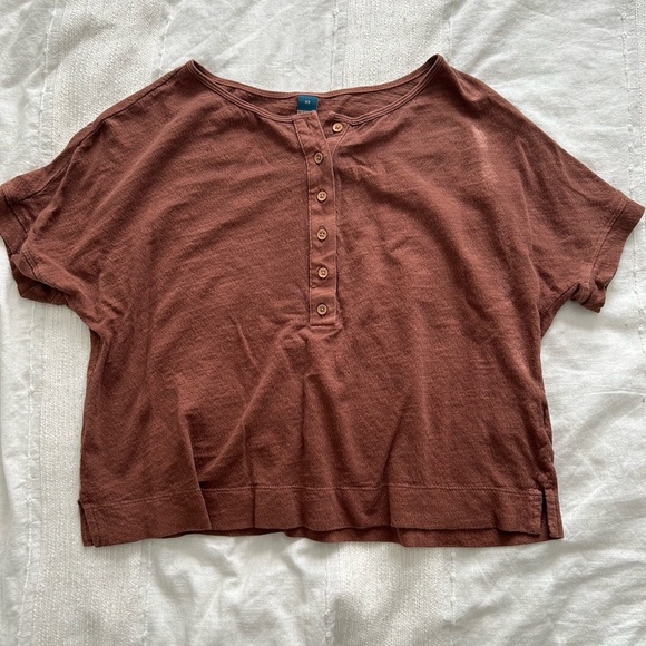 Old navy cropped button t shirt - Picture 5 of 5